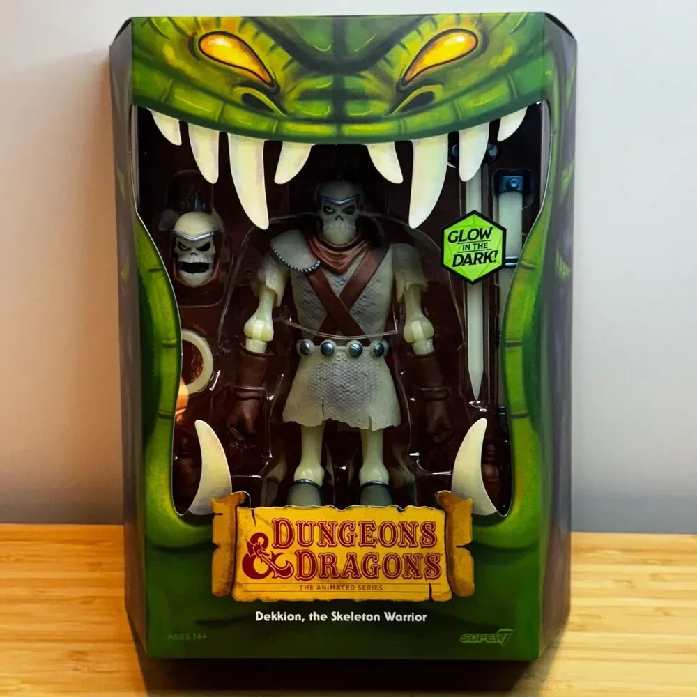 Dungeons & Dragons Ultimates Dekkiion Skeleton Warrior Glow Figure Super 7 NEW